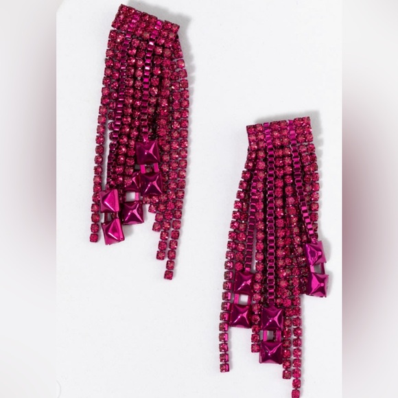 New Francesca’s Fuchsia Metal Cupchain Jacket Chandelier Earrings - Picture 3 of 9